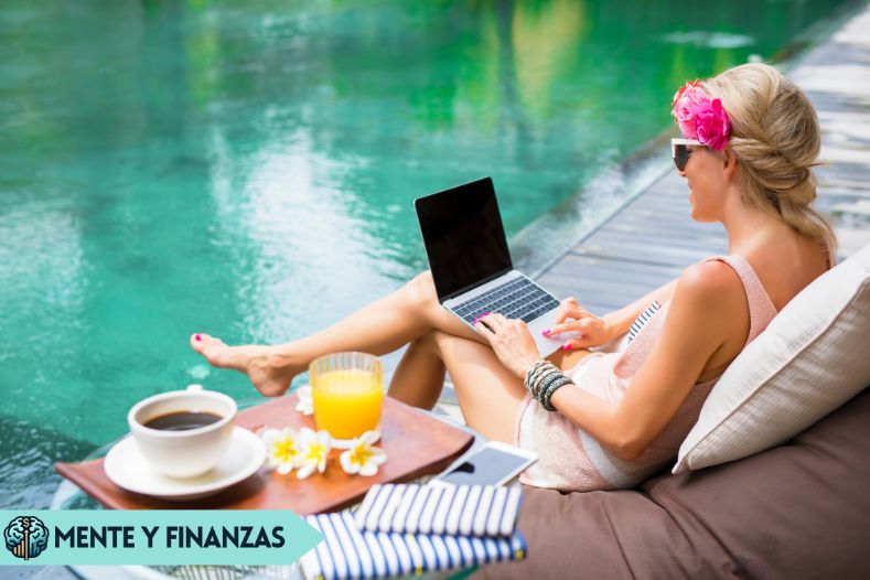 Mujer revisando sus inversiones en el mercado financiero
