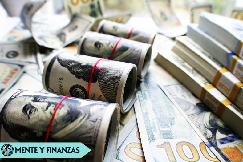 Tu futuro financiero depende de tu mentalidad Descubre cómo cambiar tu mentalidad financiera puede llevarte a la libertad económica. Aprende estrategias de inversión, ingresos pasivos y crecimiento personal para construir riqueza y vivir sin preocupaciones
